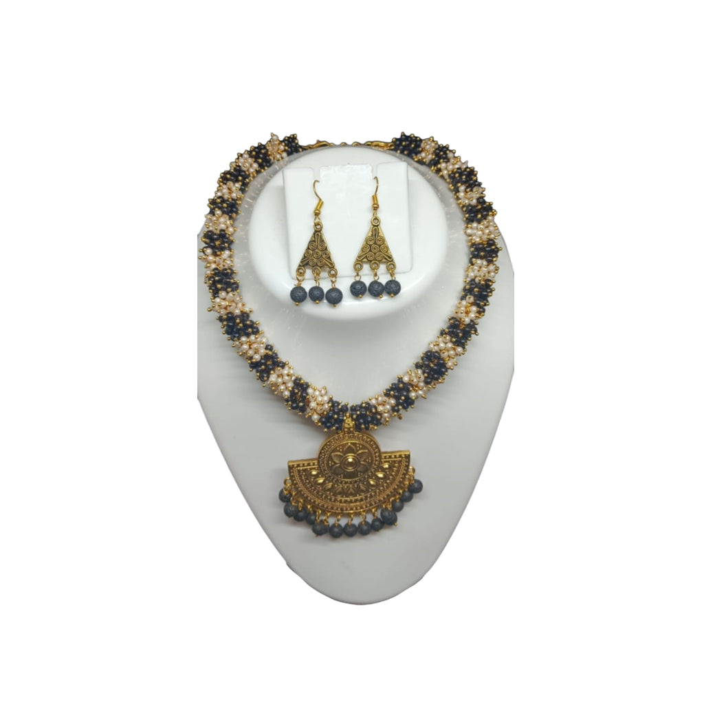 Black and Golden Loreal Pearls Golden oxidised Necklace