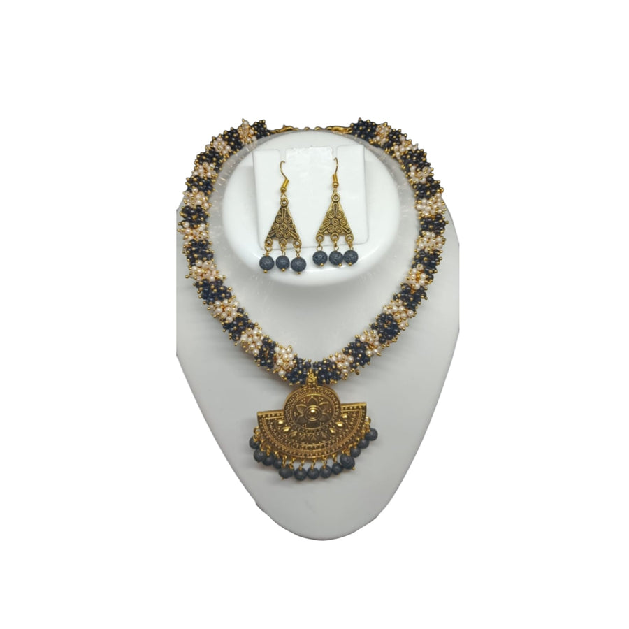 Black and Golden Loreal Pearls Golden oxidised Necklace